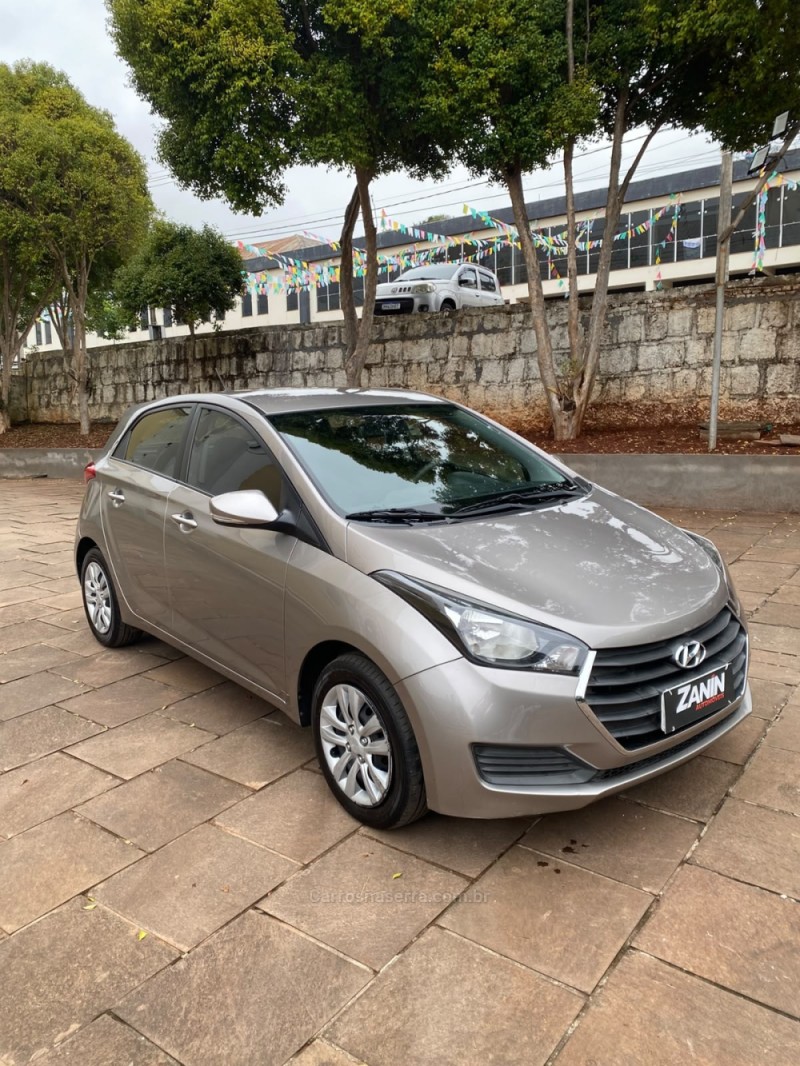 HB20S 1.6 COMFORT PLUS 16V FLEX 4P MANUAL - 2016 - SANANDUVA