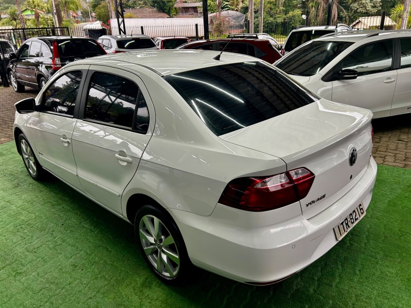 VOYAGE 1.6 MI TREND 8V FLEX 4P MANUAL - 2013 - SãO SEBASTIãO DO CAí