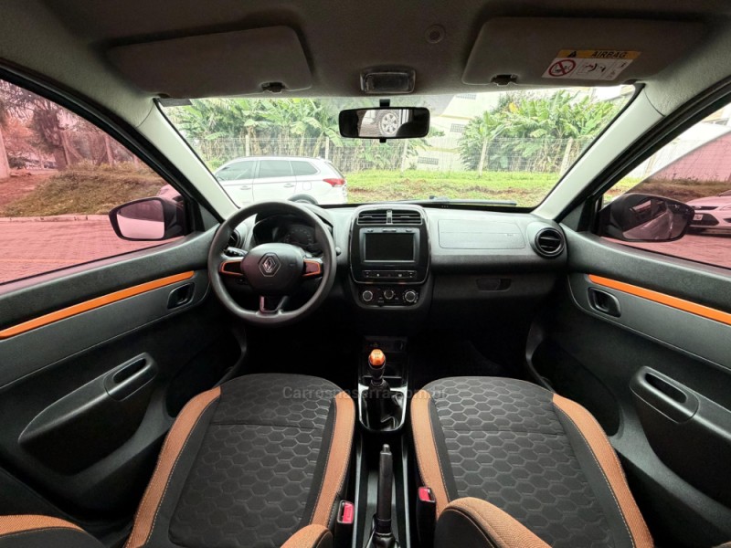 KWID 1.0 12V OUTSIDER FLEX 4P MANUAL - 2022 - FELIZ