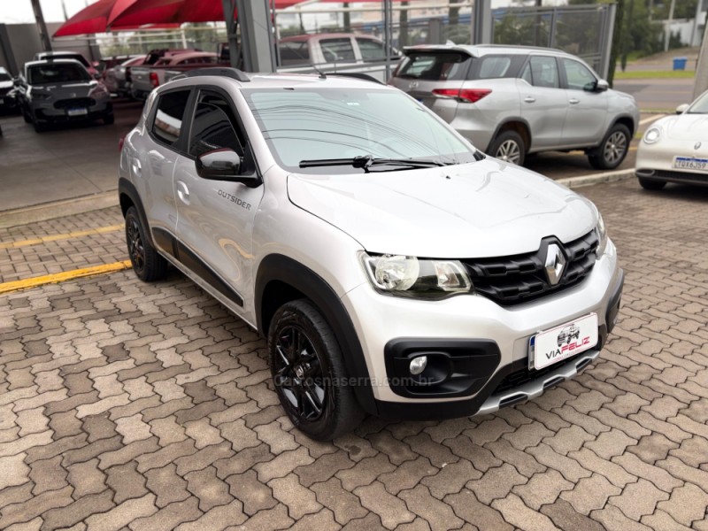 KWID 1.0 12V OUTSIDER FLEX 4P MANUAL - 2022 - FELIZ