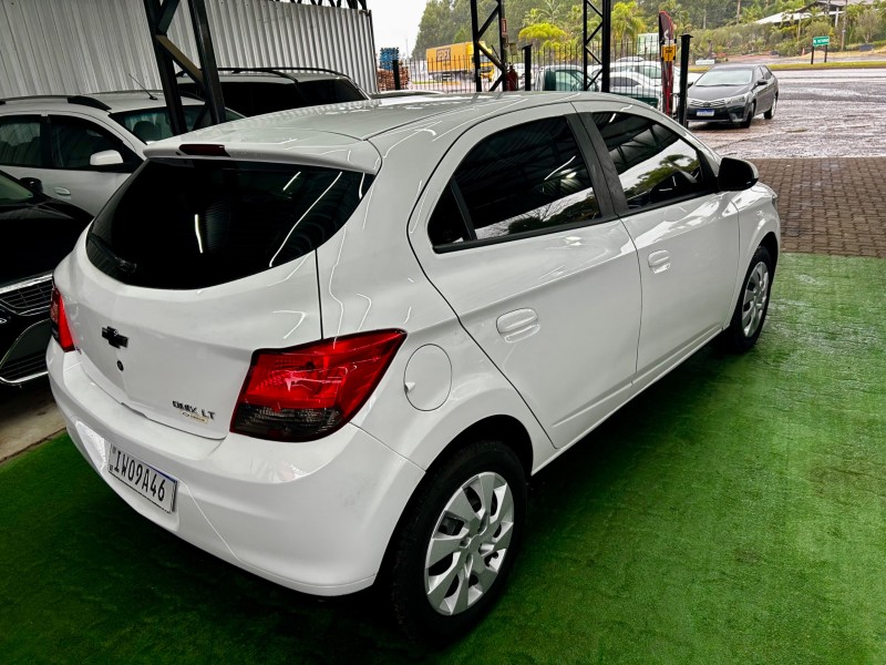 ONIX 1.4 MPFI LT 8V FLEX 4P MANUAL - 2015 - SãO SEBASTIãO DO CAí
