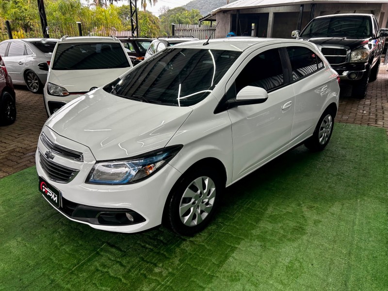 ONIX 1.4 MPFI LT 8V FLEX 4P MANUAL - 2015 - SãO SEBASTIãO DO CAí