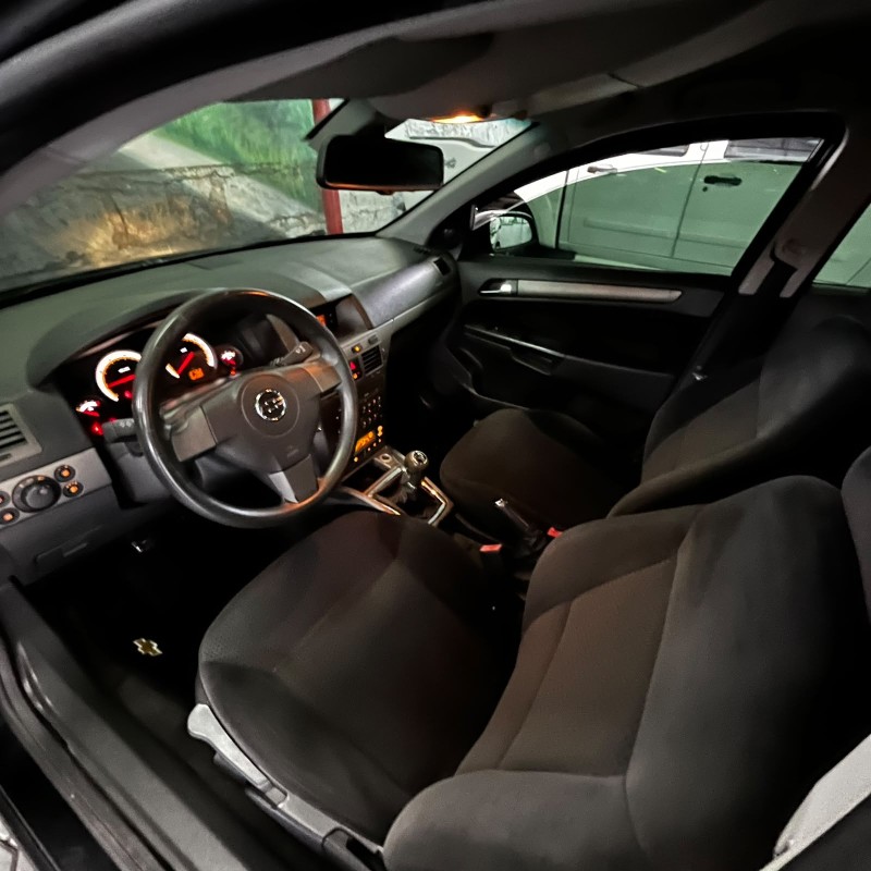 VECTRA 2.0 MPFI GT HATCH 8V FLEX 4P MANUAL - 2010 - CAXIAS DO SUL