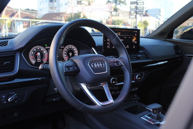 Q5 2.0 TFSI S LINE BLACK QUATTRO S TRONIC GASOLINA 4P - 2024 - CAXIAS DO SUL