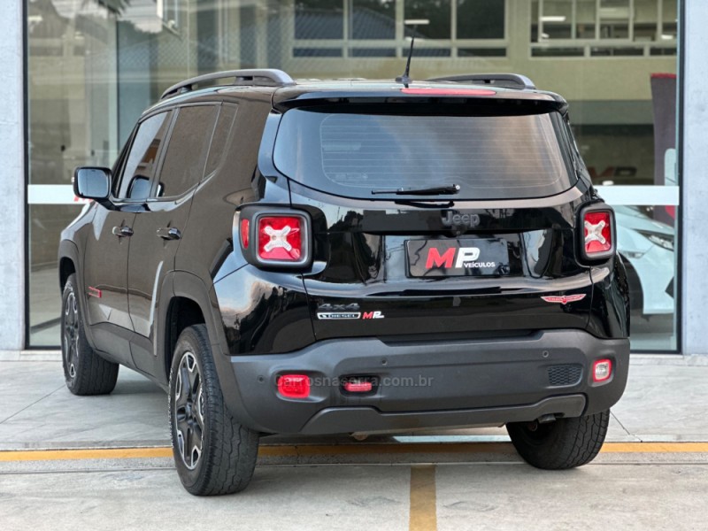 RENEGADE 2.0 16V TURBO DIESEL TRAILHAWK 4P 4X4 AUTOMÁTICO - 2016 - TUPANDI