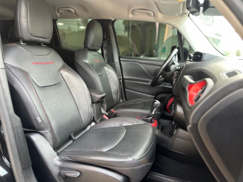 RENEGADE 2.0 16V TURBO DIESEL TRAILHAWK 4P 4X4 AUTOMÁTICO - 2016 - TUPANDI