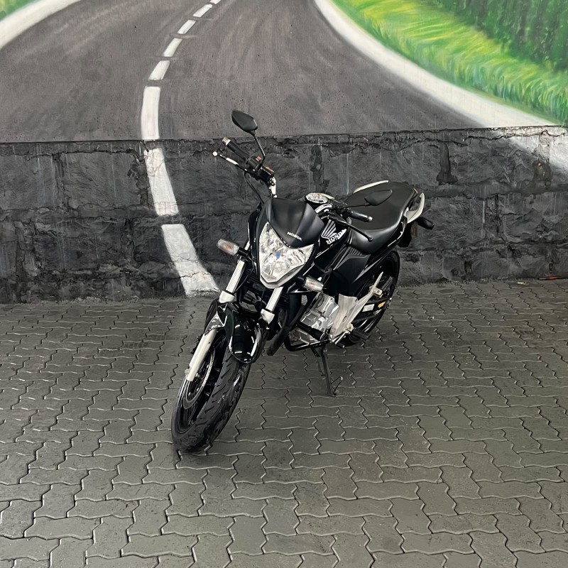 cb 300r  2013 caxias do sul