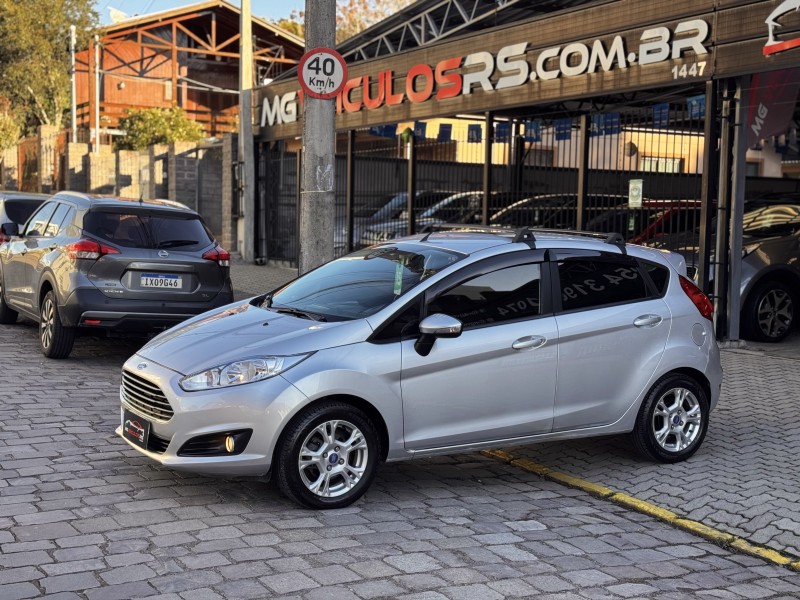 fiesta 1.6 se hatch 16v flex 4p automatico 2015 caxias do sul