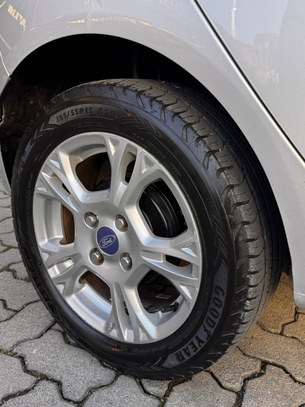 FIESTA 1.6 SE HATCH 16V FLEX 4P AUTOMÁTICO - 2015 - CAXIAS DO SUL