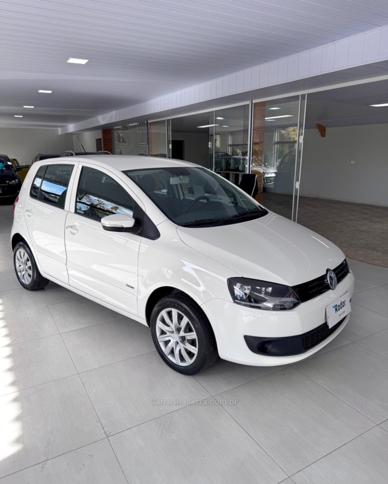 FOX 1.0 MI TREND 8V FLEX 4P MANUAL - 2012 - VILA FLORES