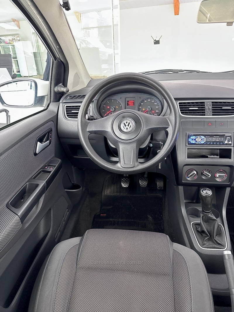 FOX 1.0 MI TREND 8V FLEX 4P MANUAL - 2012 - VILA FLORES