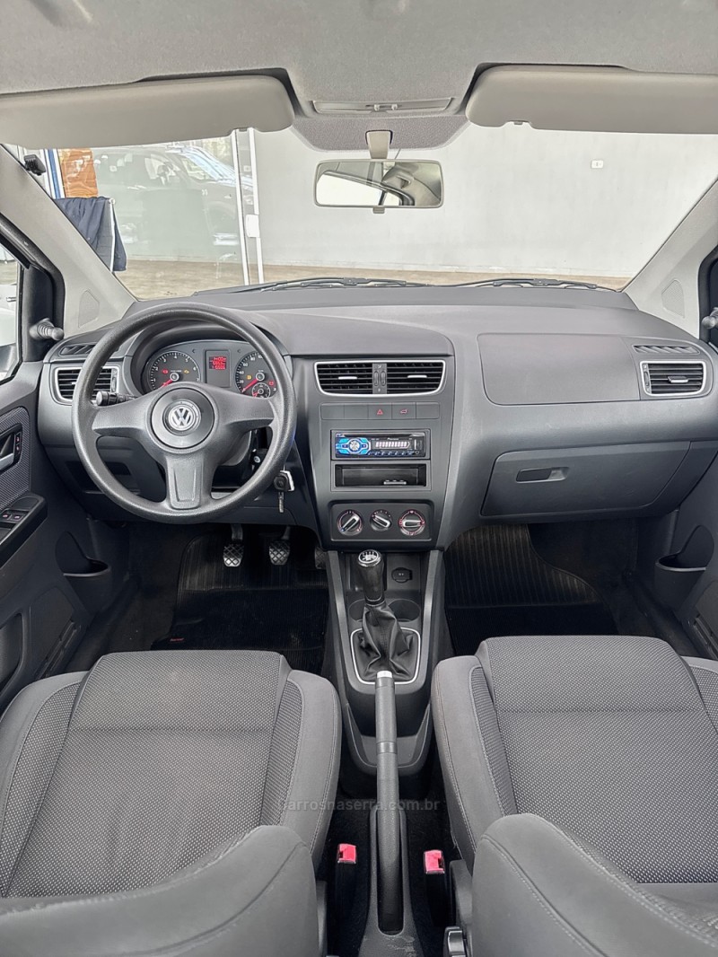 FOX 1.0 MI TREND 8V FLEX 4P MANUAL - 2012 - VILA FLORES