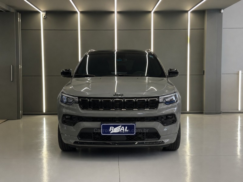 COMPASS 2.0 HURRICANE BLACKHAWK 4X4 TURBO GASOLINA 4P AUTOMÁTICO - 2025 - SAPIRANGA