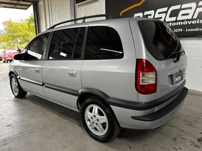 ZAFIRA 2.0 MPFI ELEGANCE 16V GASOLINA 4P AUTOMÁTICO - 2005 - BOM PRINCíPIO