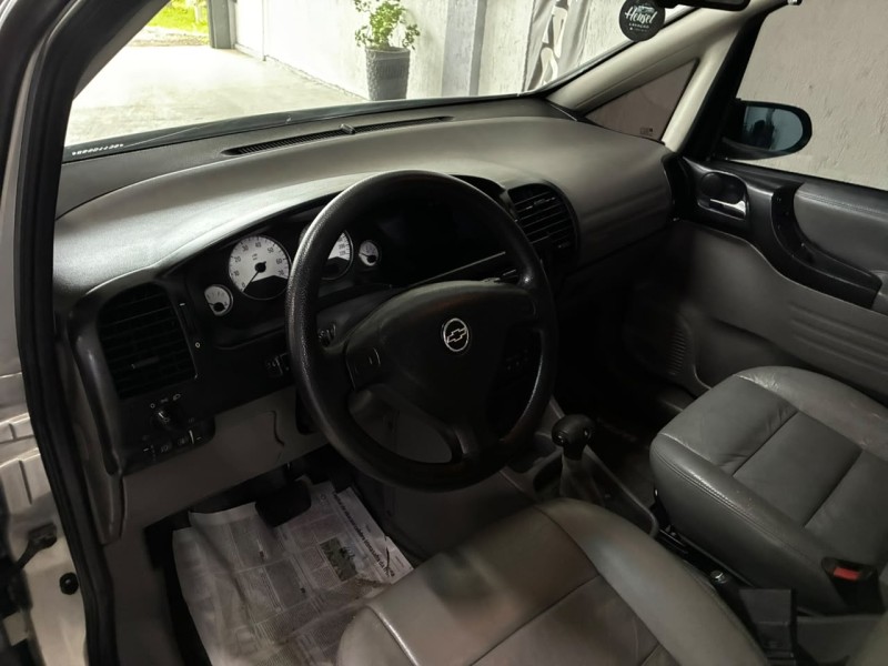 ZAFIRA 2.0 MPFI ELEGANCE 16V GASOLINA 4P AUTOMÁTICO - 2005 - BOM PRINCíPIO