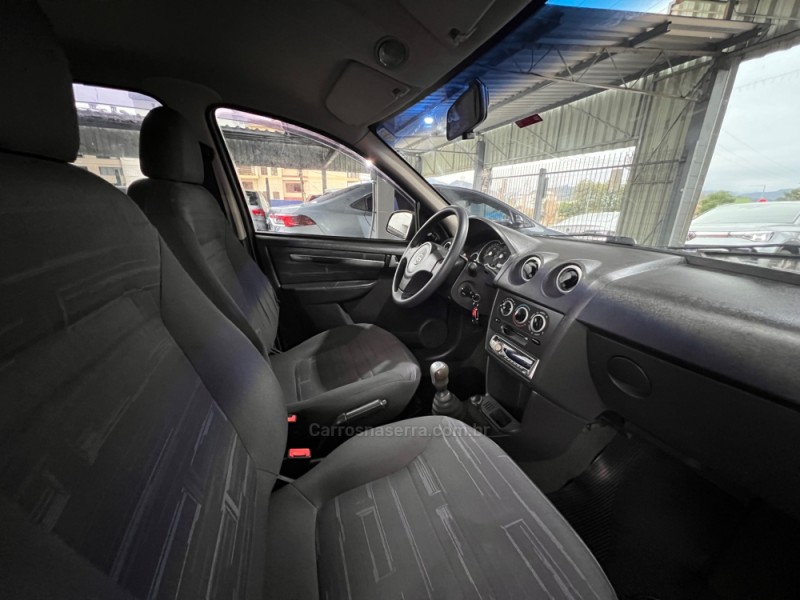 PRISMA 1.4 MPFI MAXX 8V FLEX 4P MANUAL - 2011 - BOM PRINCíPIO