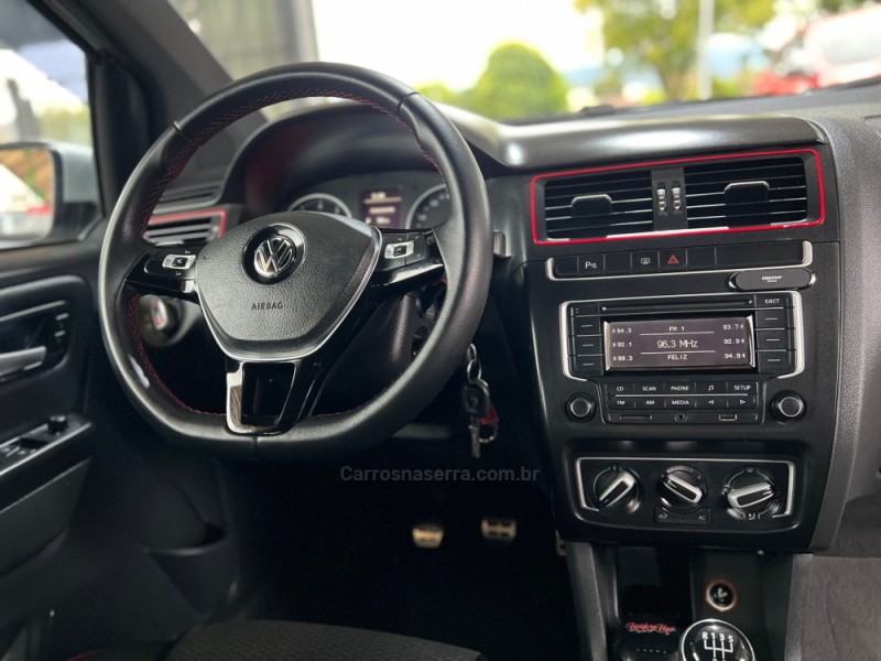 FOX 1.6 MI ROCK IN RIO 8V FLEX 4P MANUAL - 2016 - BOM PRINCíPIO