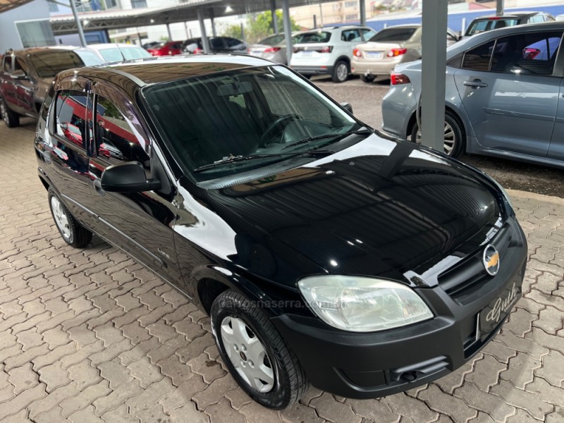 CELTA 1.0 MPFI LIFE 8V FLEX 4P MANUAL - 2011 - BOM PRINCíPIO