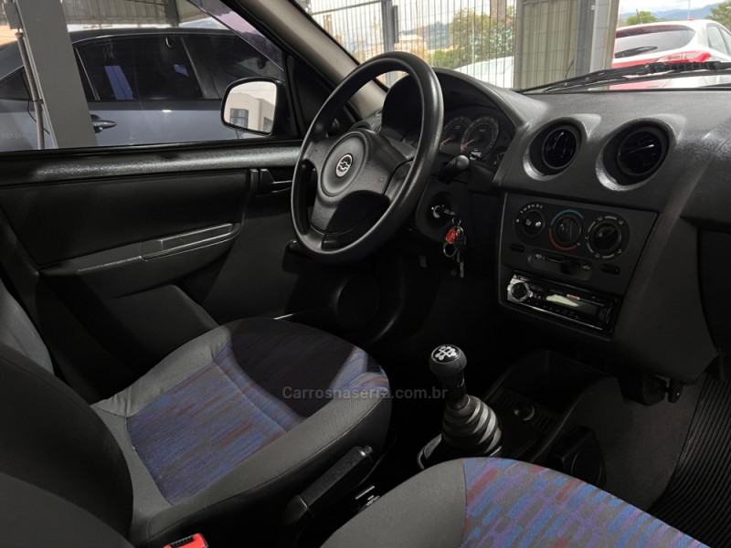 CELTA 1.0 MPFI LIFE 8V FLEX 4P MANUAL - 2011 - BOM PRINCíPIO