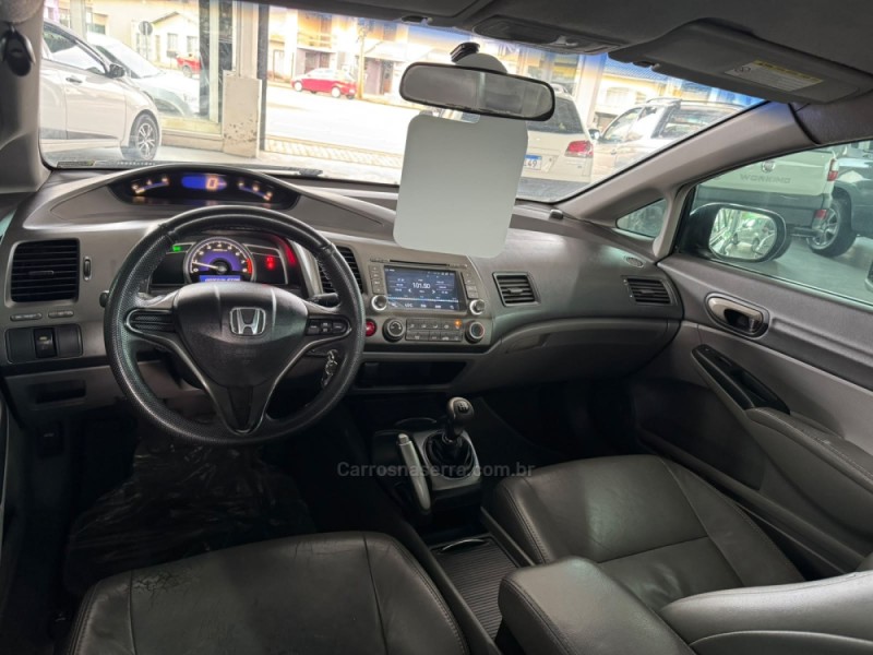 CIVIC 1.8 LXS 16V FLEX 4P MANUAL - 2009 - VACARIA