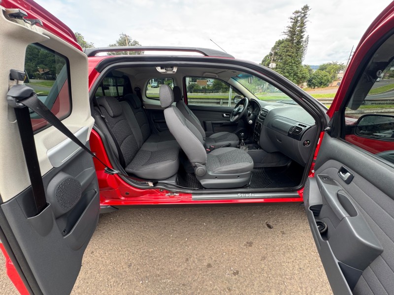 STRADA 1.6 MPI TREKKING CD 16V FLEX 3P MANUAL - 2014 - DOIS IRMãOS