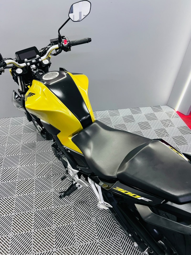 CB 300F TWISTER ABS - 2023 - CAMPO BOM