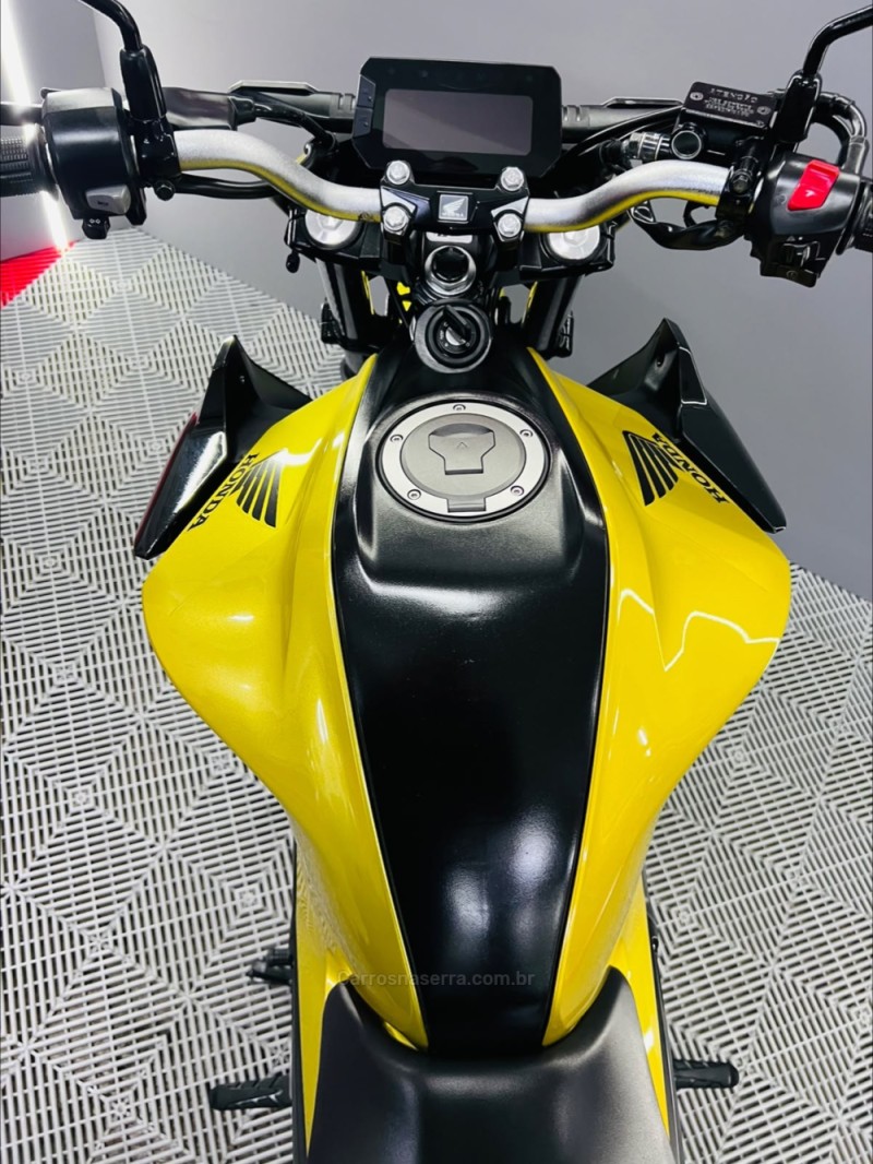 CB 300F TWISTER ABS - 2023 - CAMPO BOM