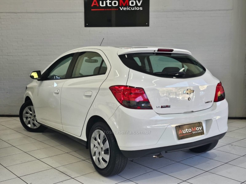 ONIX 1.4 MPFI LT 8V FLEX 4P MANUAL - 2013 - CAXIAS DO SUL