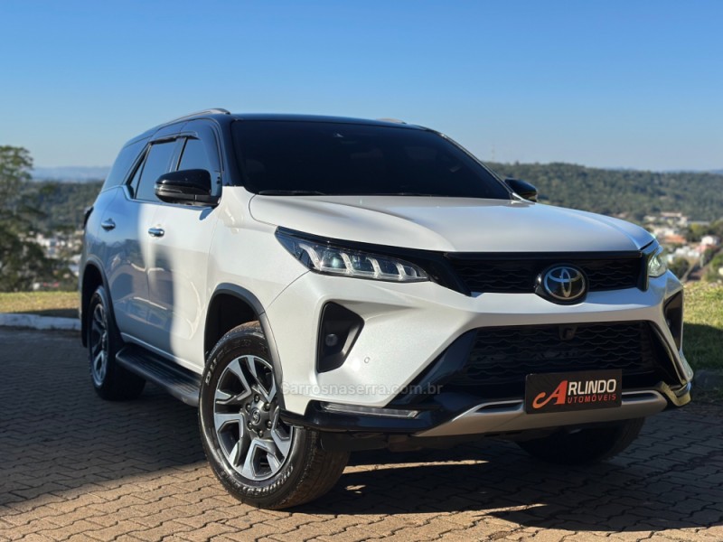 HILUX SW4 2.8 4X4 DIAMOND 16V TURBO DIESEL 4P 7 LUGARES AUTOMATICO