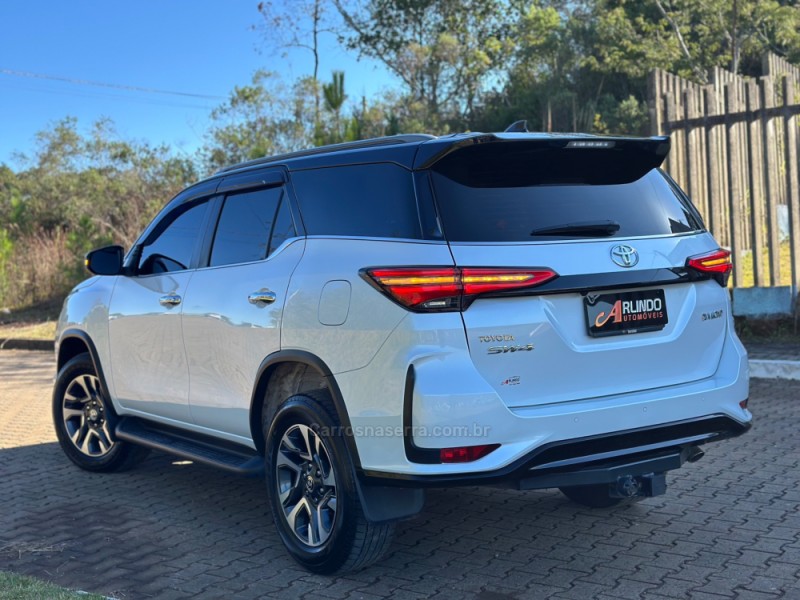 HILUX SW4 2.8 4X4 DIAMOND 16V TURBO DIESEL 4P 7 LUGARES AUTOMATICO - 2024 - PAROBé