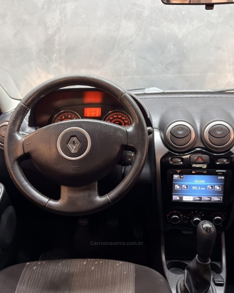 LOGAN 1.6 EXPRESSION 8V FLEX 4P MANUAL - 2013 - CAXIAS DO SUL
