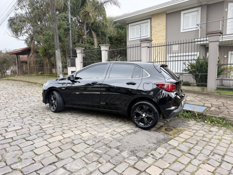 ONIX 1.0	PREMIER II PLUS 12V TURBO FLEX 4P AUTOMÁTICO - 2020 - CAXIAS DO SUL