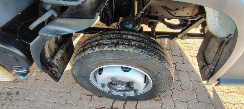 ACCELO 815  - 2012 - PORTãO