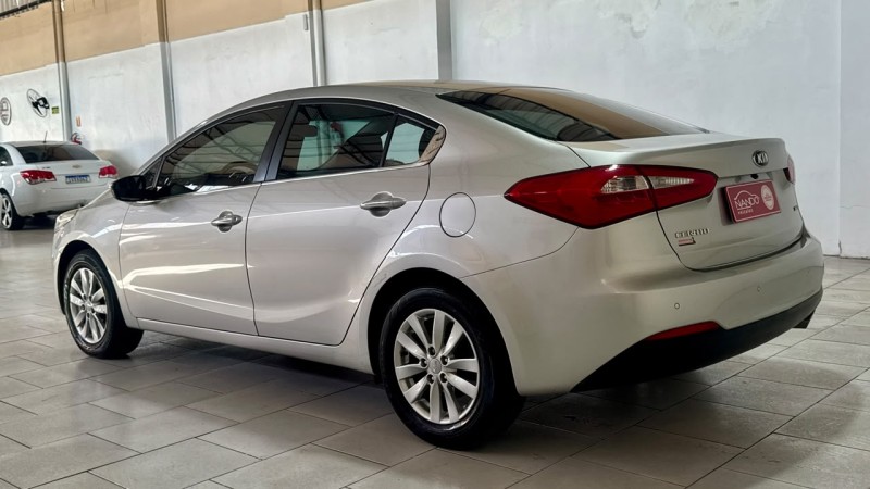 CERATO 1.6 SEDAN 16V GASOLINA 4P MANUAL - 2015 - ESTâNCIA VELHA