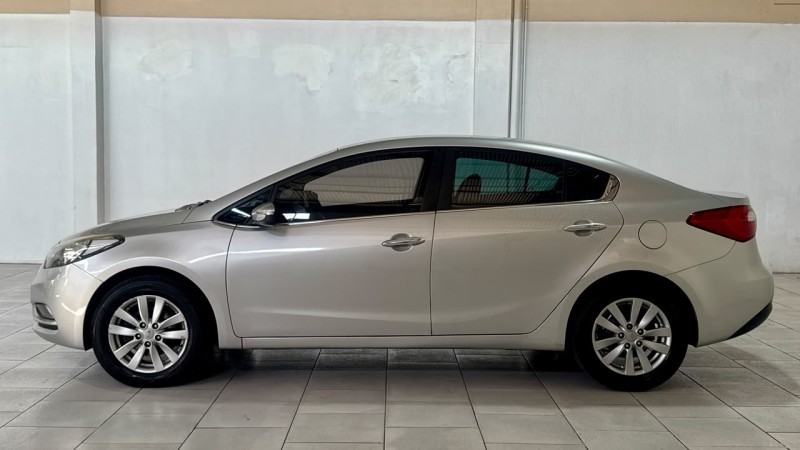 CERATO 1.6 SEDAN 16V GASOLINA 4P MANUAL - 2015 - ESTâNCIA VELHA