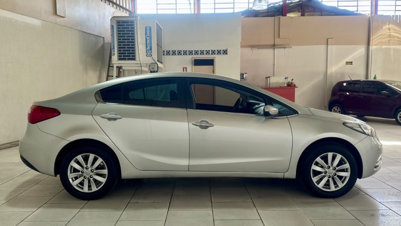 CERATO 1.6 SEDAN 16V GASOLINA 4P MANUAL - 2015 - ESTâNCIA VELHA