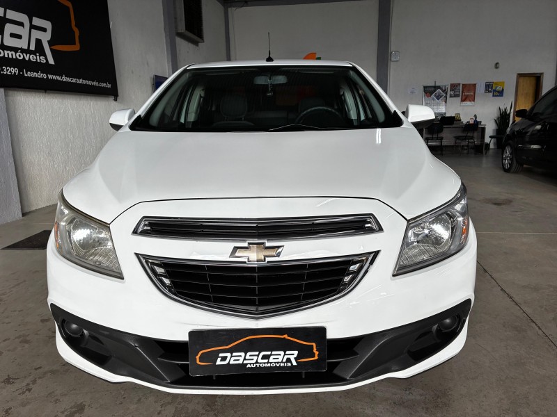 PRISMA 1.0 MPFI LT 8V FLEX 4P MANUAL - 2015 - BOM PRINCíPIO