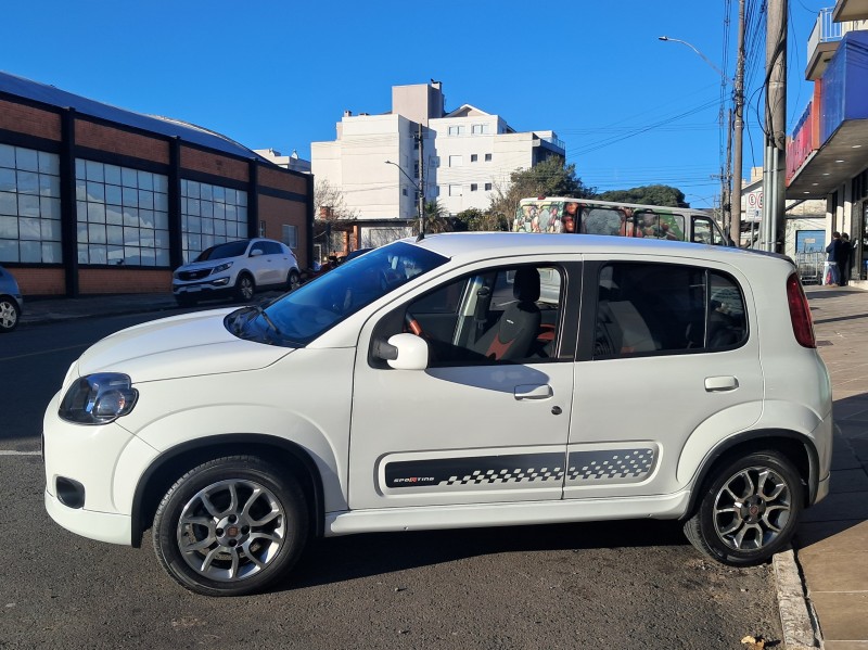 UNO 1.4 EVO SPORTING 8V FLEX 4P MANUAL - 2014 - FLORES DA CUNHA