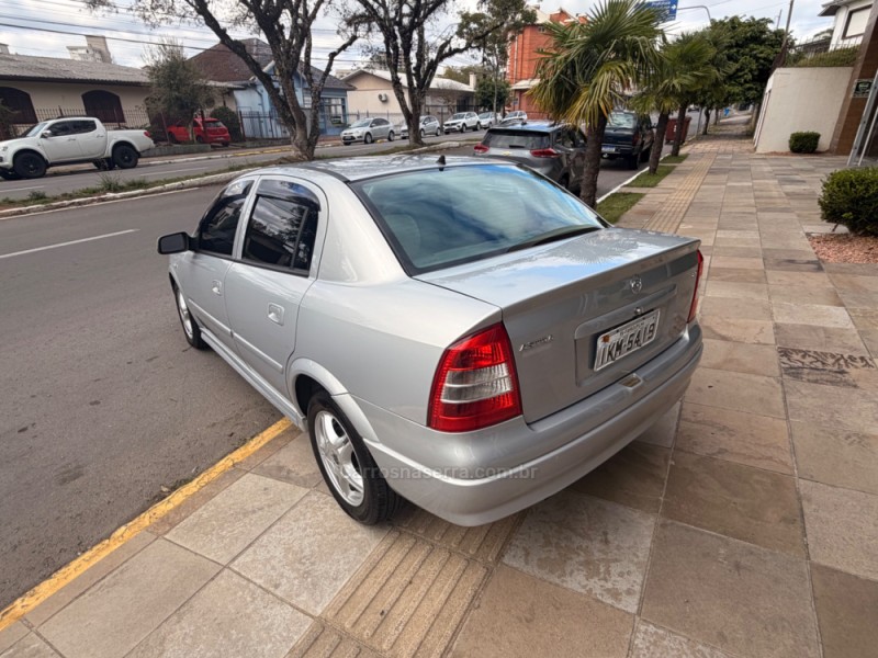 ASTRA 2.0 MPFI EXPRESSION SEDAN 8V GASOLINA 4P MANUAL - 2002 - FARROUPILHA