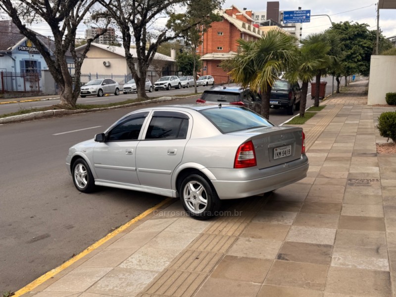 ASTRA 2.0 MPFI EXPRESSION SEDAN 8V GASOLINA 4P MANUAL - 2002 - FARROUPILHA