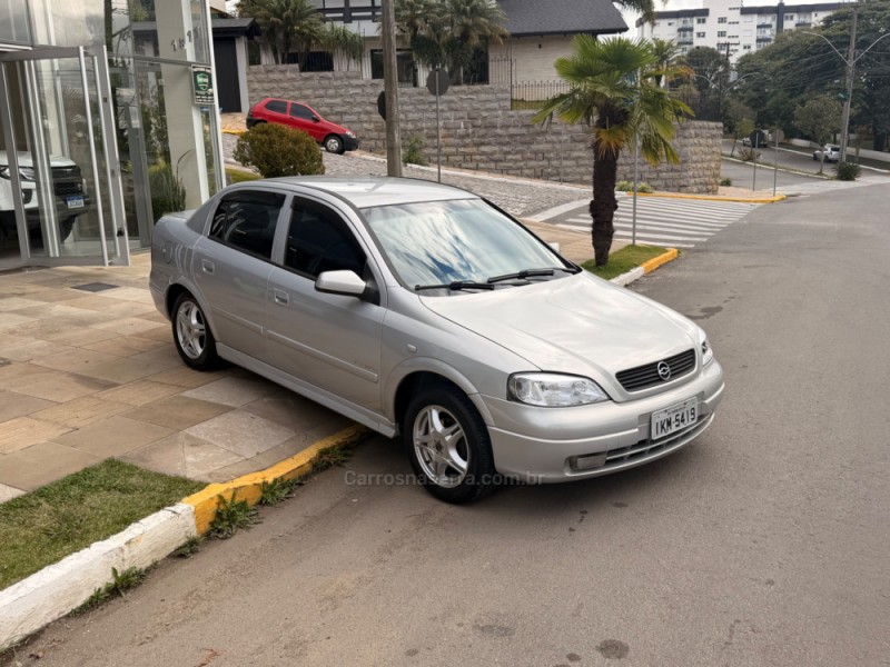 ASTRA 2.0 MPFI EXPRESSION SEDAN 8V GASOLINA 4P MANUAL - 2002 - FARROUPILHA