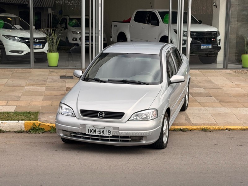 ASTRA 2.0 MPFI EXPRESSION SEDAN 8V GASOLINA 4P MANUAL - 2002 - FARROUPILHA