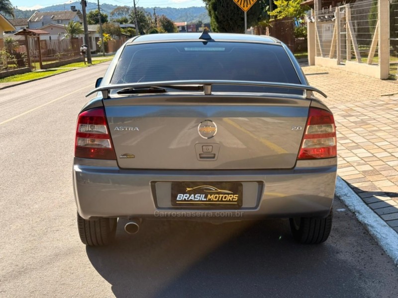 ASTRA 2.0 MPFI ADVANTAGE 8V FLEX 4P MANUAL - 2011 - ESTâNCIA VELHA