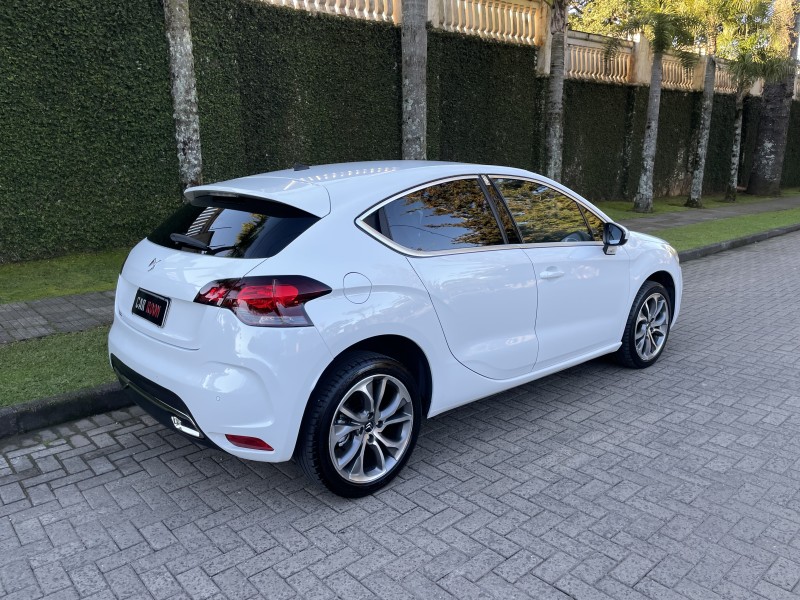DS4 1.6 THP GASOLINA 4P AUTOMÁTICO - 2015 - CAXIAS DO SUL