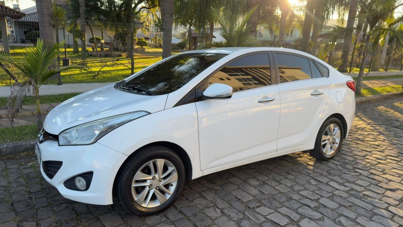 hb20s 1.6 style 16v flex 4p automatico 2014 feliz