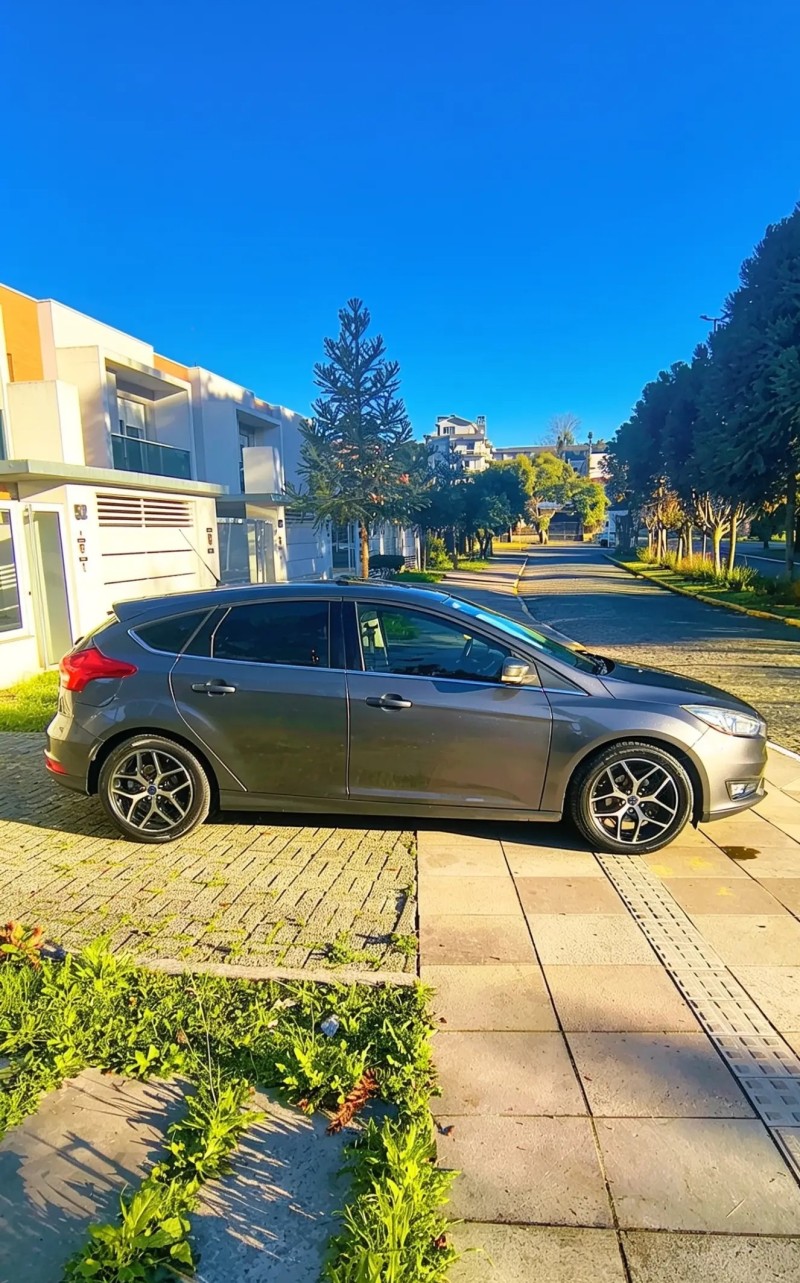 FOCUS 2.0 TITANIUM HATCH 16V FLEX 4P AUTOMÁTICO - 2017 - FARROUPILHA