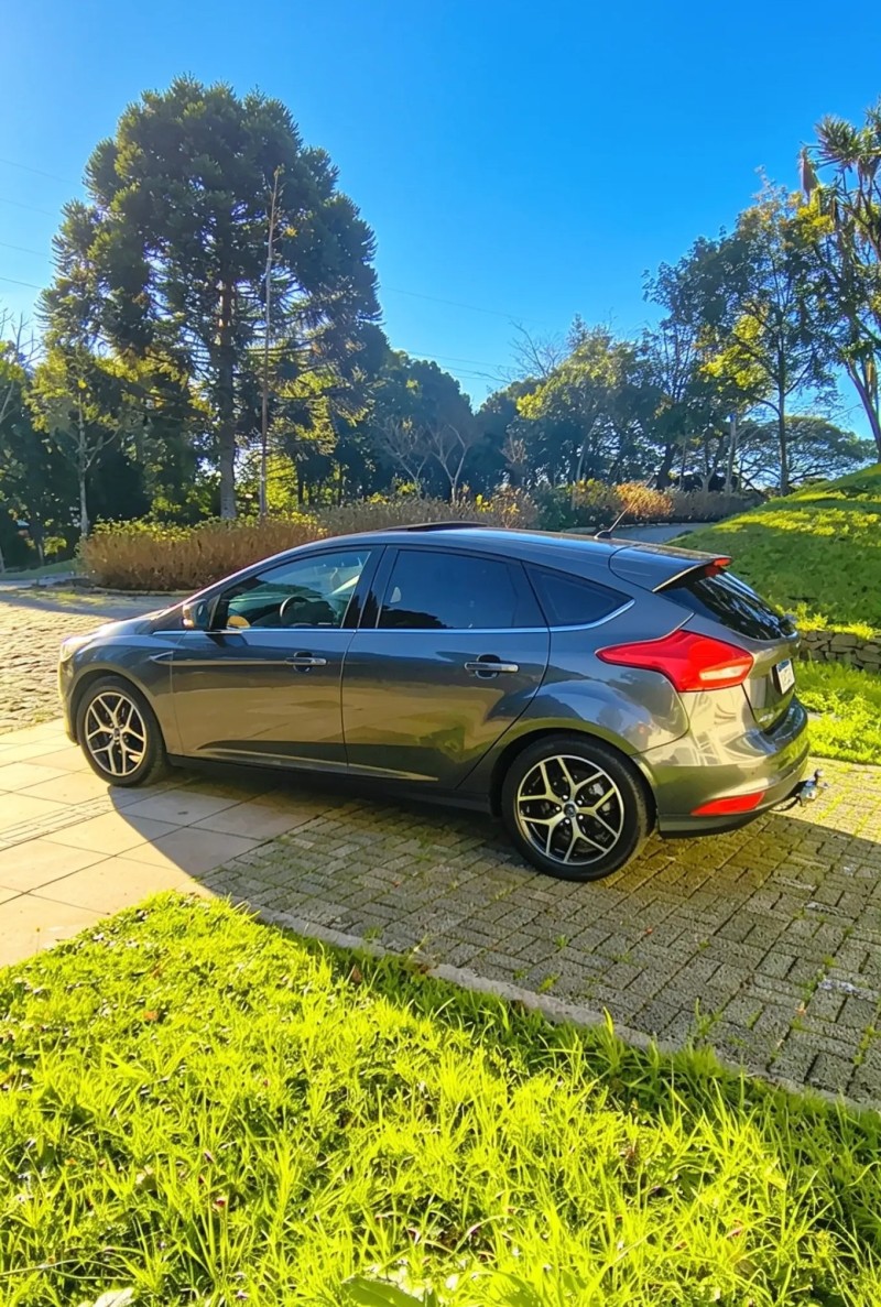 FOCUS 2.0 TITANIUM HATCH 16V FLEX 4P AUTOMÁTICO - 2017 - FARROUPILHA