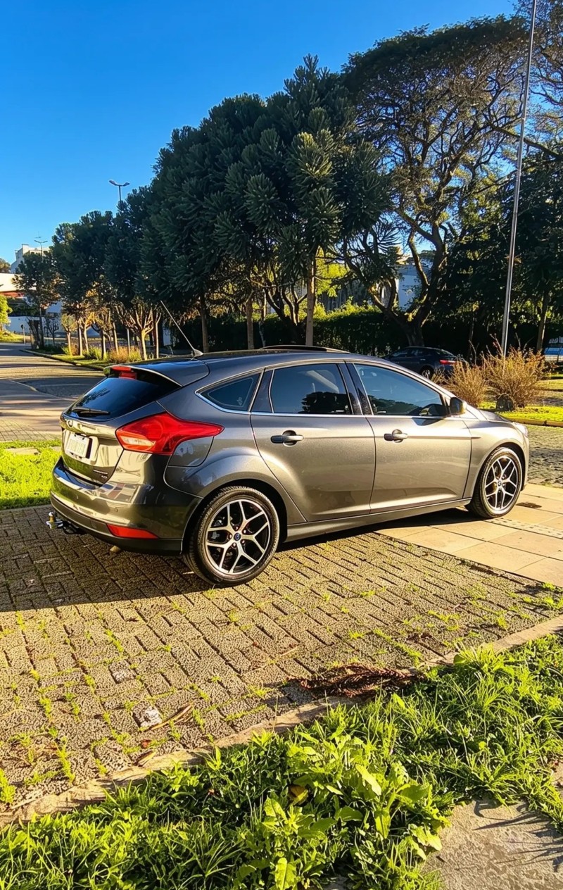 FOCUS 2.0 TITANIUM HATCH 16V FLEX 4P AUTOMÁTICO - 2017 - FARROUPILHA