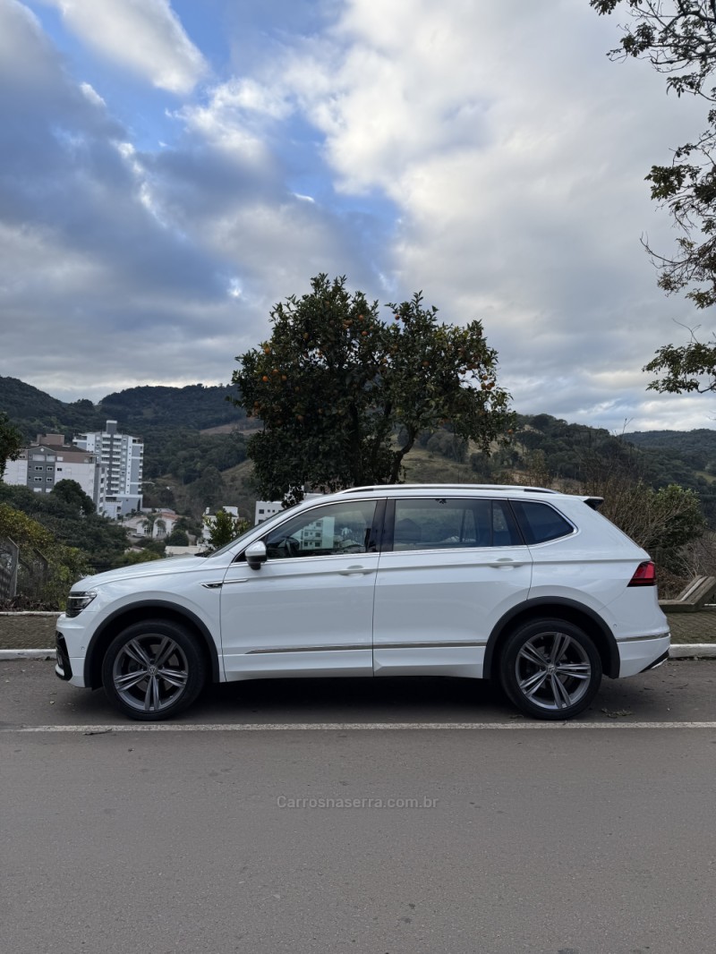 TIGUAN 2.0 ALLSPACE R-LINE 350 TSI 4X4 GASOLINA 4P - 2020 - NOVA ARAçá