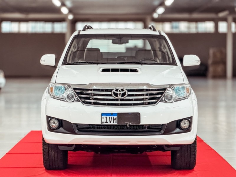 HILUX SW4 3.0 SRV 4X4 CD 16V TURBO INTERCOOLER DIESEL 4P AUTOMÁTICO - 2013 - NOVA PRATA